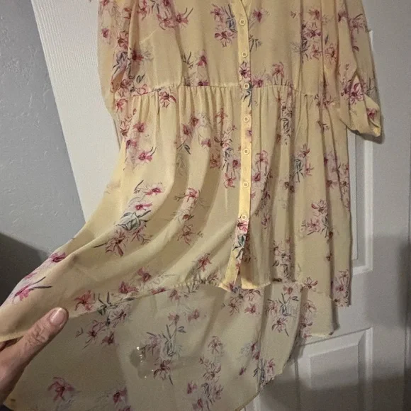 Torrid Pale Yellow Hi-Lo Tunic with Pink Floral Pattern - Picture 2 of 8